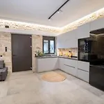 Flor28 Stone House