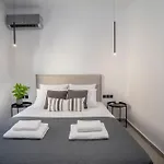Flor28 Stone House