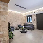 Flor28 Stone House